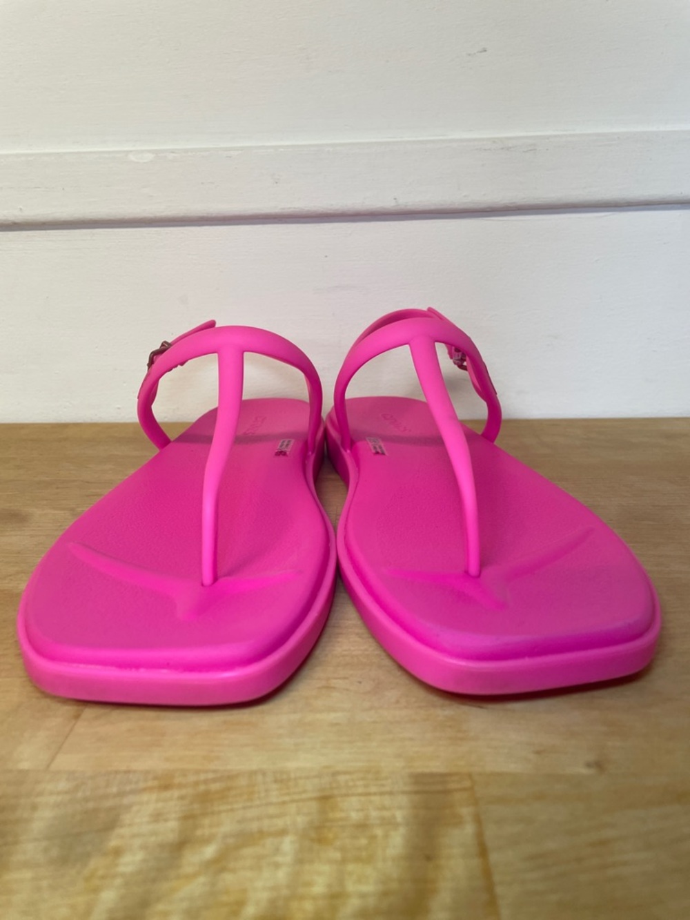 Crocs Women's Miami Thong Flip hot pink sandals size 11 - Picture 8 of 16